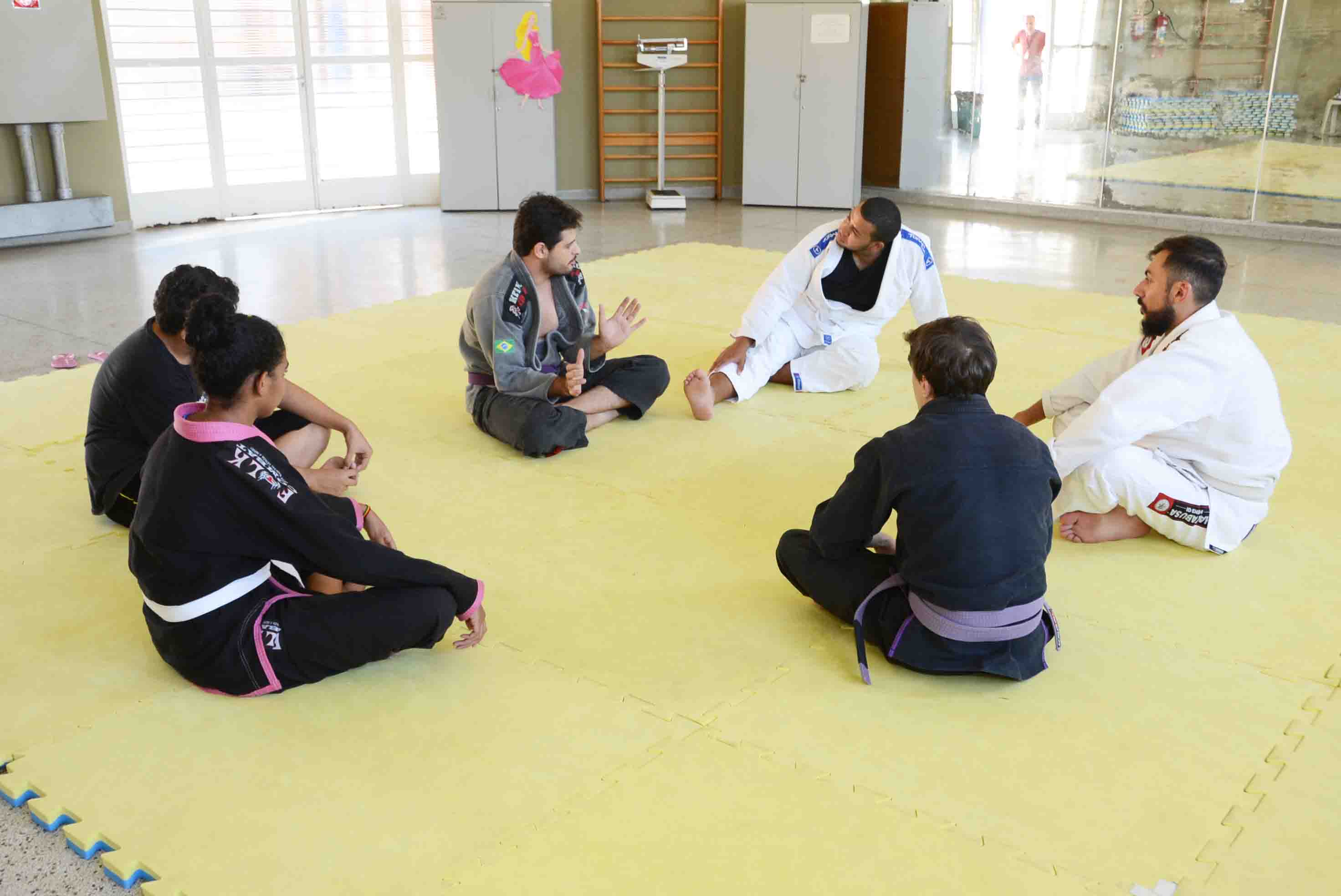 Aulas de jiu jitsu acontecem nos centros esportivos - Agência Sorocaba